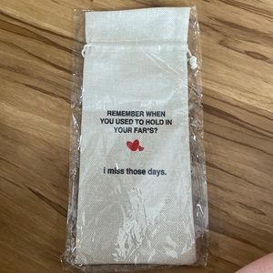 NWT Wine bottle holder